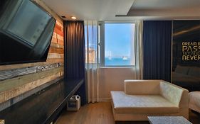Moonbay Hotel